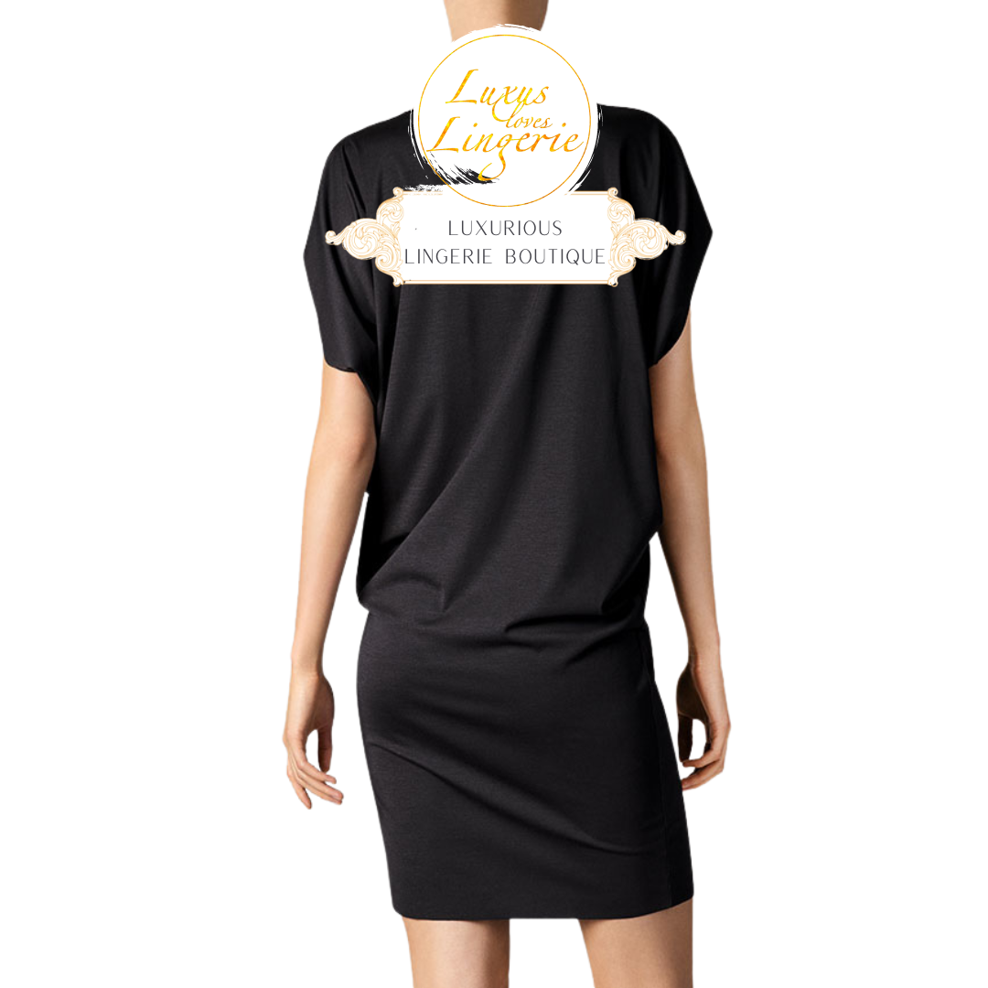 PURE PLUS DRESS AUSSCHNITT