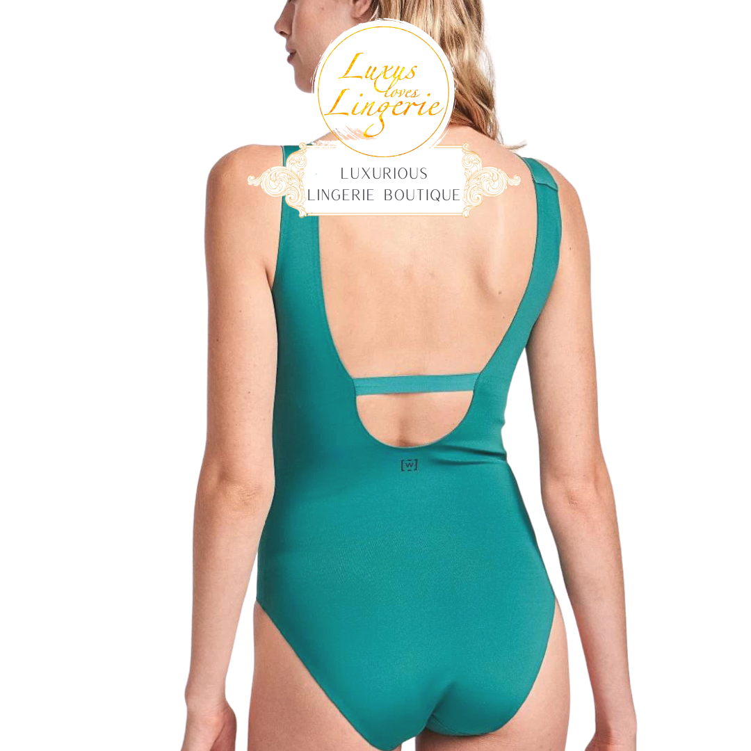 CARA FORMING BEACH BODY